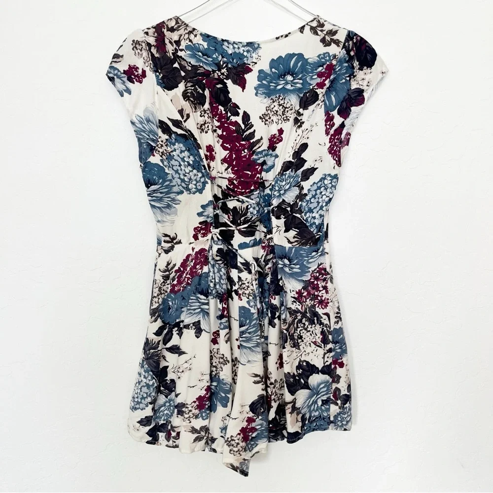 Urban Outfitters Kimchi Blue Ashley Romper White Purple Floral Size Small - Picture 8 of 12